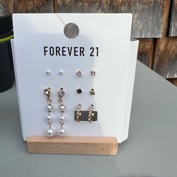 Dainty Luxury 5-Pack Stud Earring Set – Forever 21 NWT - Picture 2 of 4